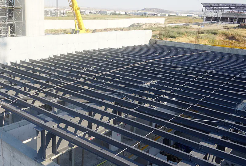 Neden çelik yapı? — Çelik çatı kirişleri ve aşıklar, Aselsan fabrikası